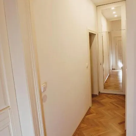 Homestay Quiet Old Town And Parking Assistance Prague