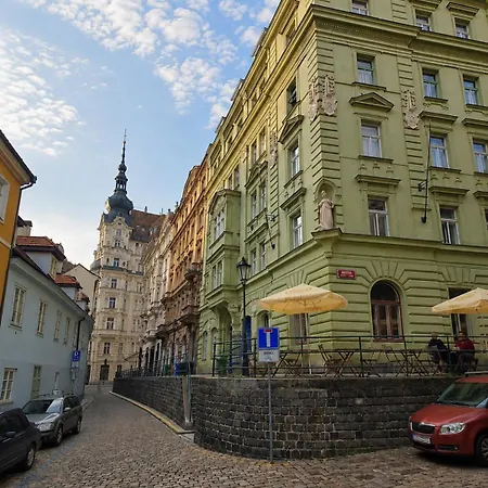 Quiet Old Town And Parking Assistance Homestay *