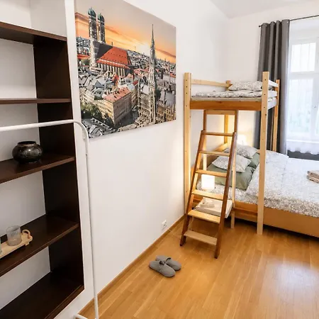 Quiet Old Town And Parking Assistance Homestay *